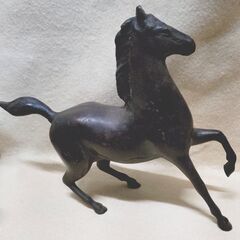 🔴山口市、鋳物鉄製【午(馬)】¥1500🔴来年の干支🔴置き台別売りの画像