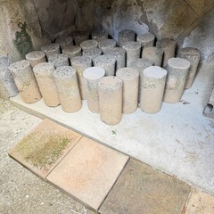 ブロック、かえるの置物、手洗い
の画像