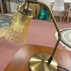 アンティークテーブルライトの画像