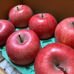 親類から送ってきたりんご🍎6玉の画像