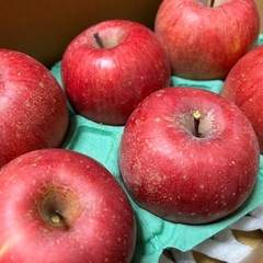 親類から送ってきたりんご🍎6玉の画像