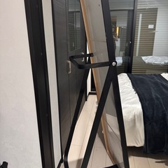 IKEA 全身ミラー（ハンドペイント・ブラック）の画像
