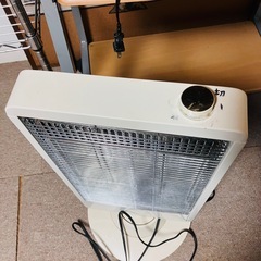 早い者勝ち　首振りカーボンヒーターの画像