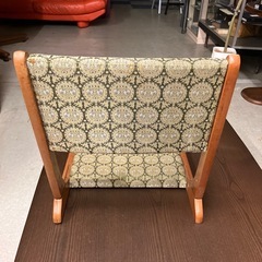 12/25まで店頭商品一部を除き半額クリスマスSALE!!開催中 イ2512-088 和田木工所 座椅子 折りたたみ グリーン 総柄 キズ汚れ有りの画像