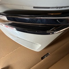 エスクァイア　フロントバンパー　純正エアロ付きの画像
