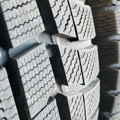 215/60/16冬トーヨーの画像