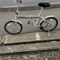 軽量！折りたたみアルミ自転車の画像