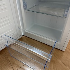 美品！使用期間1カ月半◆SAMKYO 冷凍庫 65Lの画像