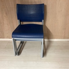 椅子4脚　樹脂製　屋外使用可の画像