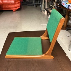 12/25まで店頭商品一部を除き半額クリスマスSALE!!開催中 　イ2512-089 折りたたみ座椅子 グリーン キズ汚れ有りの画像