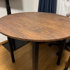 円形ダイニングテーブル
の画像