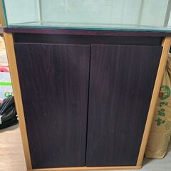 水槽とキャビンと濾過フィルターセットの画像