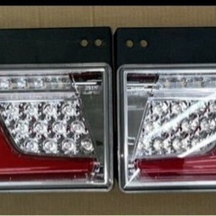 小糸✨KOITO✨オール LED テールランプ✨3連✨ノーマルターン 24V車 25W✨左右セット✨新車外し✨の画像