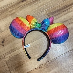 美品！着用1日のみ　ディズニー　レインボー　スパンコール　カチューシャ　ミニーの画像