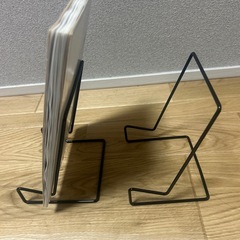 【売ります】本立て　写真立ての画像