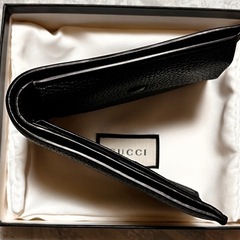 値下げ！グッチ 658681 レザー ロゴ 二つ折り財布 GUCCI 美品 の画像