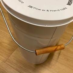 蓋付きオーバル型バケツの画像