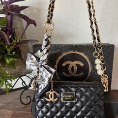 新品　シャネル　ノベルティ　C Cロゴチャーム付　キルティングレザー　チェーン付　ショルダーの画像