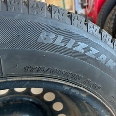 175/65r15 VRX3 2024年製造 15インチ バリ溝 スタッドレス  (ホイールは付属しません)(手渡し限定)  の画像