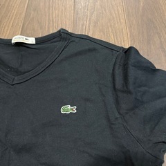 LACOSTE ブラック Vネック Tシャツ Mの画像