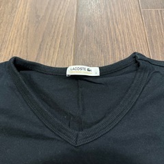 LACOSTE ブラック Vネック Tシャツ Mの画像