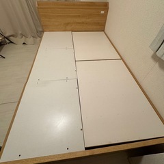 ニトリ セミダブルベッドフレームの画像