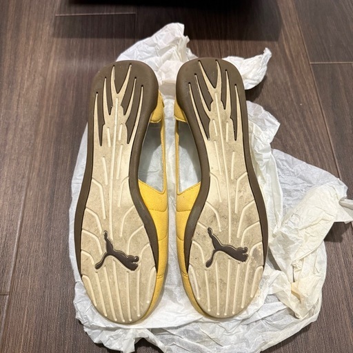 PUMA イエロー フラットシューズ