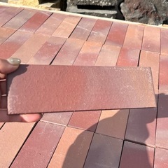 【おまとめ売り】アンティーク調レンガタイル　約1500枚1パレット お引き取りです レンガ ガーデニング DIYの画像