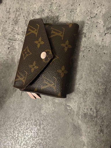 ヴィトン財布　
