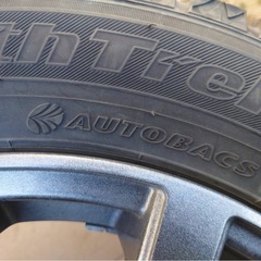 スタッドレスタイヤ、ホイール４本セットの画像