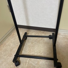 キャスター付きハンガーラックの画像