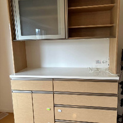 食器棚の画像