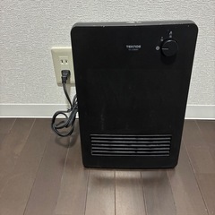 セラミックファンヒーター　1200W ブラック　TEKNOSの画像