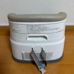 ingenuity ベビーチェア トレー付き ホワイト/ベージュの画像