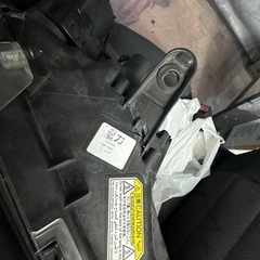 30アルファード前期 右側ヘッドライトの画像