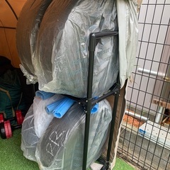 ブリヂストン　スタッドレスタイヤ16インチ4本セット　タイヤラック付きの画像