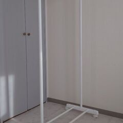 キャスター付スチールハンガーラックの画像