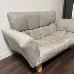 ソファ ベージュの画像