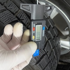 step,noah,voxyスタッドレスタイヤの画像