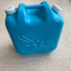 ポリタンク　灯油缶　２つセット　中古品の画像