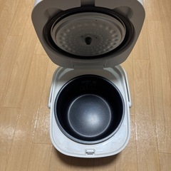 アイリスオーヤマ　炊飯器　RC-ME50-W(5.5合)　2021年製/動作良好/1000 円の画像