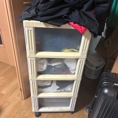 収納ラックの画像