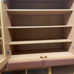 高級食器棚の画像