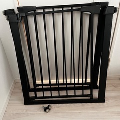 ベビーゲート　ブラック　黒　ゲート　ドアの画像