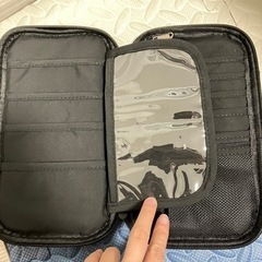 パスポート入れる財布の画像