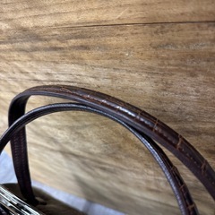 ワニ皮バッグ 内ポケットに汚れありの画像