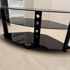 テレビ台　三角形　ガラス製の画像