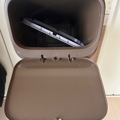 ゴミ箱4段の画像