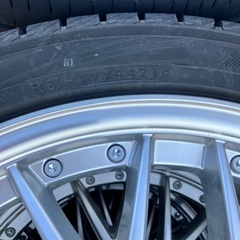 スタッドレスタイヤホイール4本セット245/40R19の画像