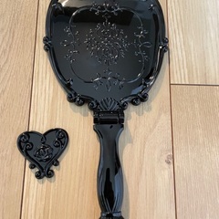 ハート付きハンドミラーの画像